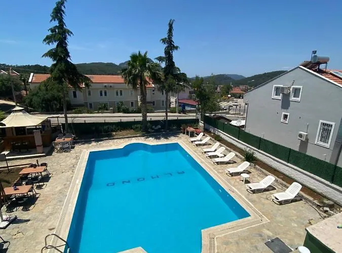 Hotel Greenway *
