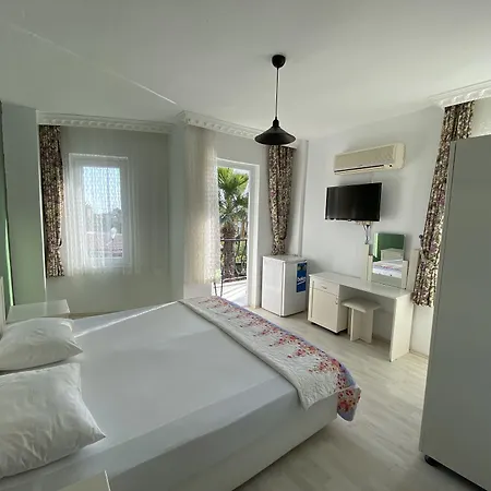 Greenway Hotel *